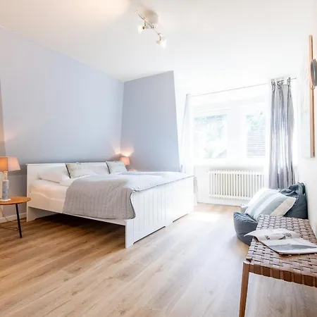 Munkhoog Haus 4 Munkmarsch